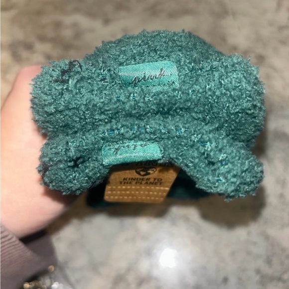 VS PINK Logo Marshmallow socks Green NWT - Picture 3 of 5